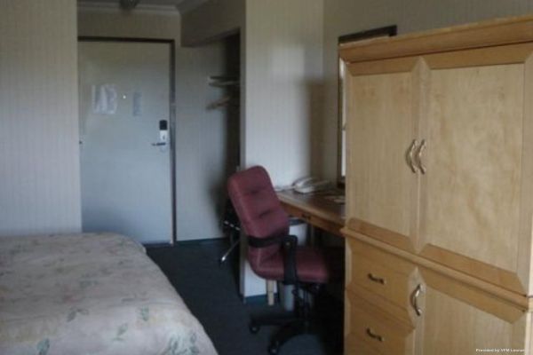 STAGECOACH INN (Chetwynd)
